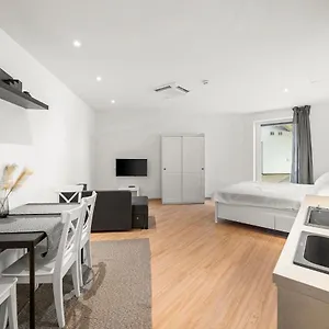  Apartment Boutique Space #4o5